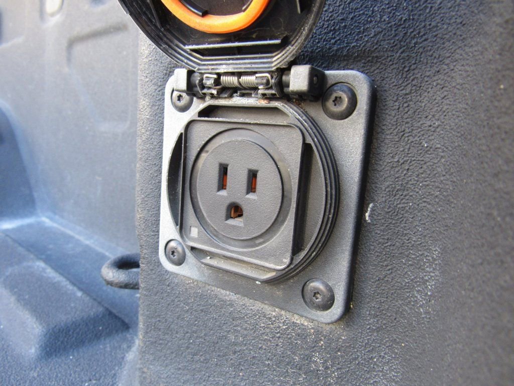 Used 2023 GMC Sierra 3500 SLT w/ SLT Premium Package AWD/4WD image 11