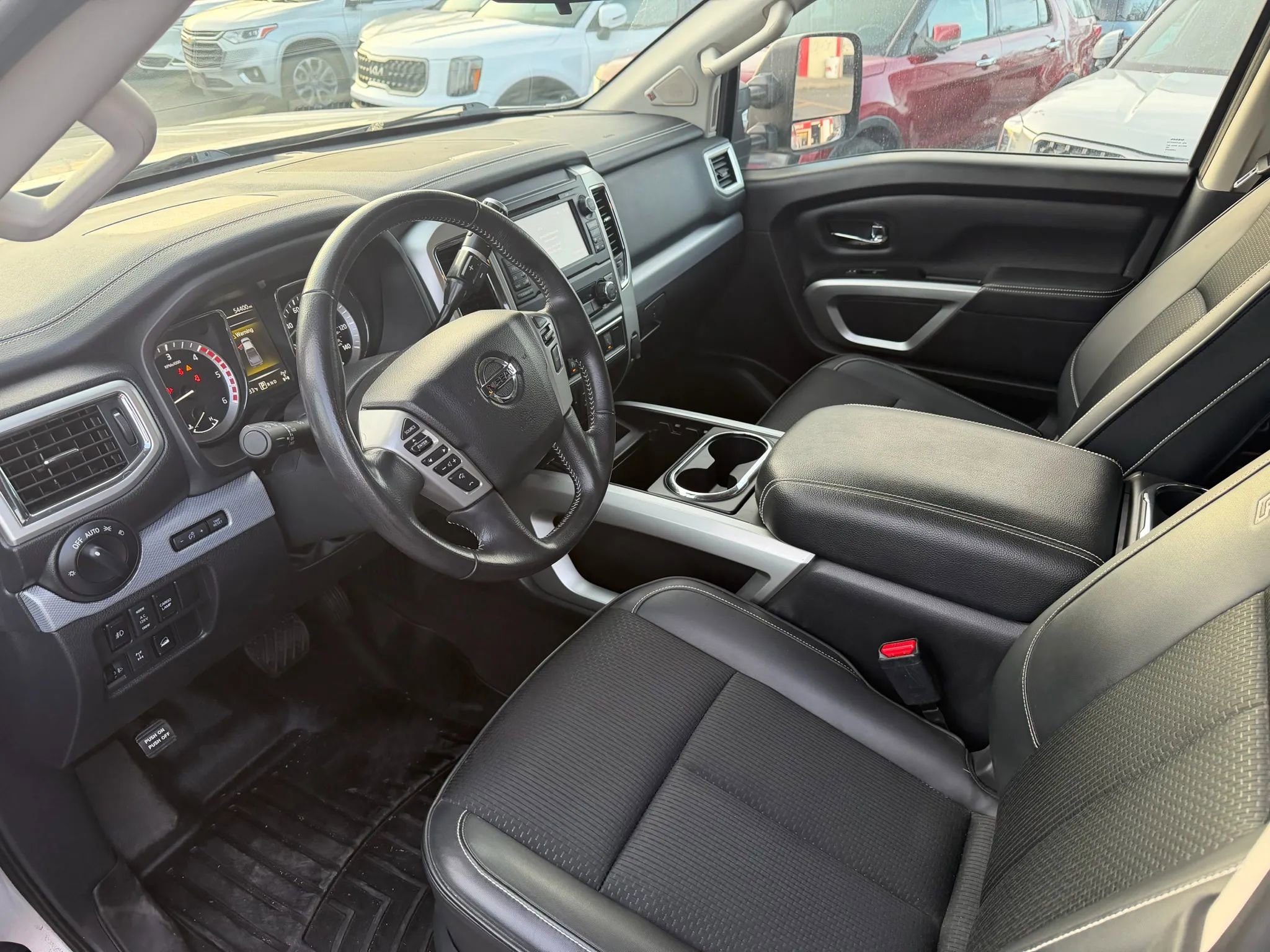 Used 2018 Nissan Titan PRO-4X w/ Pro-4x Utility Package image 12