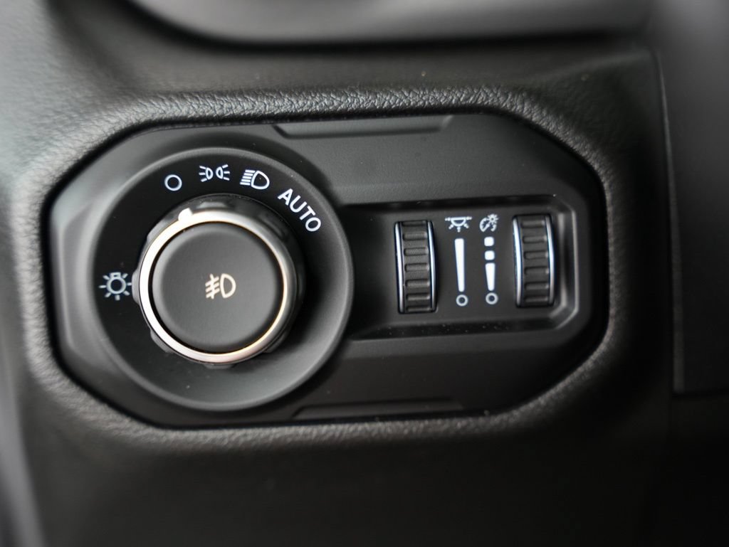 Used 2021 Jeep Wrangler Sport AWD/4WD image 39