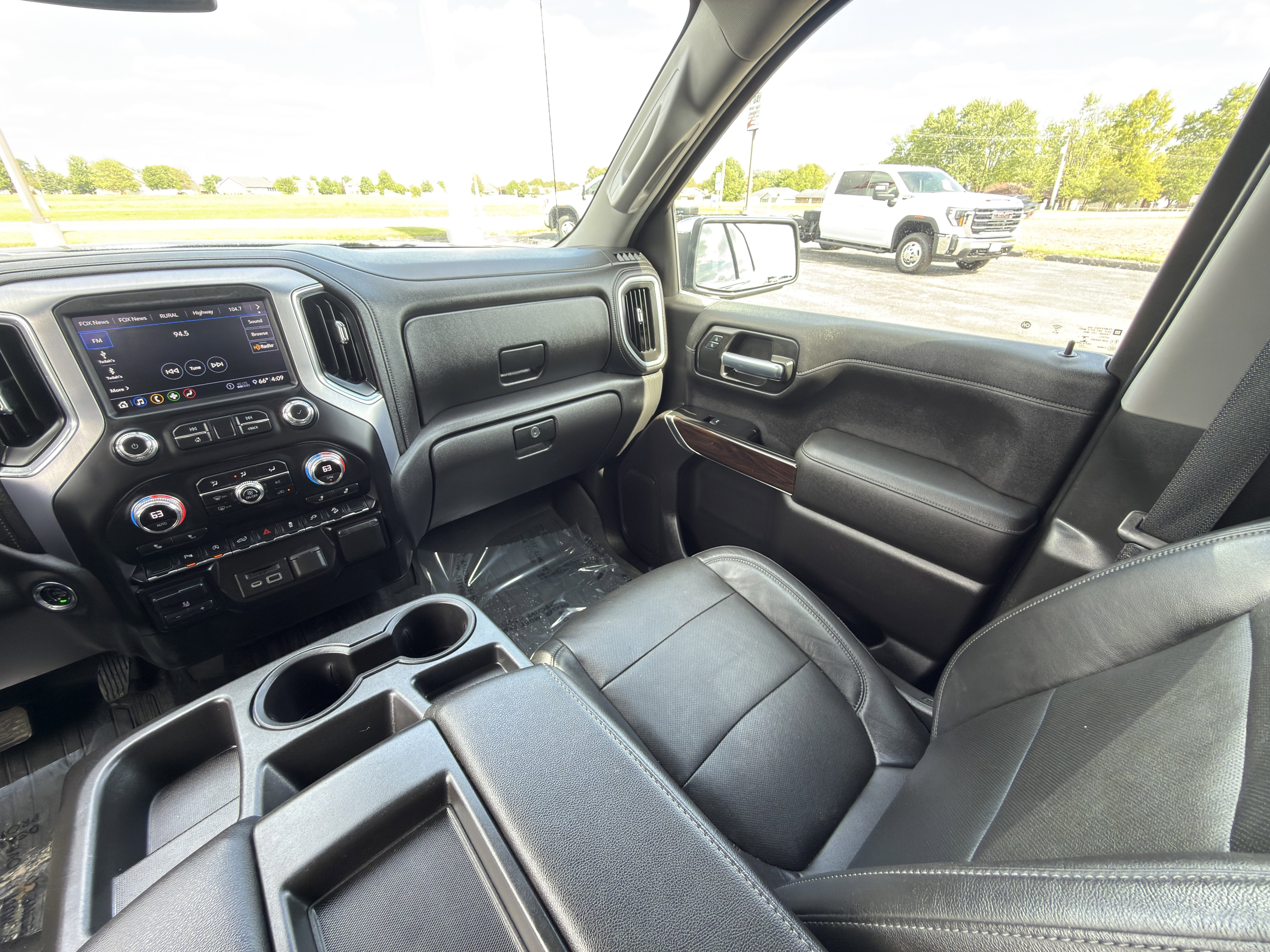 Used 2020 GMC Sierra 1500 SLT w/ Driver Alert Package I AWD/4WD image 34