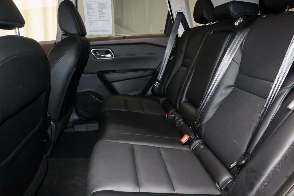 Certified 2021 Nissan Rogue SV w/ Premium Package FWD image 22