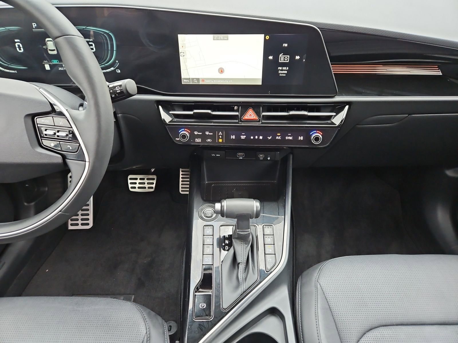 Used 2023 Kia Niro SX Touring image 11