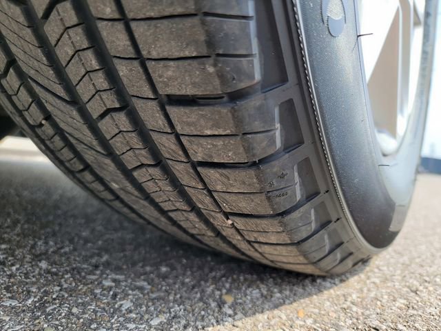 Certified 2023 Jeep Grand Cherokee Laredo w/ Luxury Tech Group I image 18