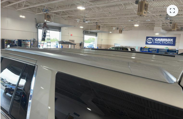 Used 2017 Cadillac Escalade Luxury image 9