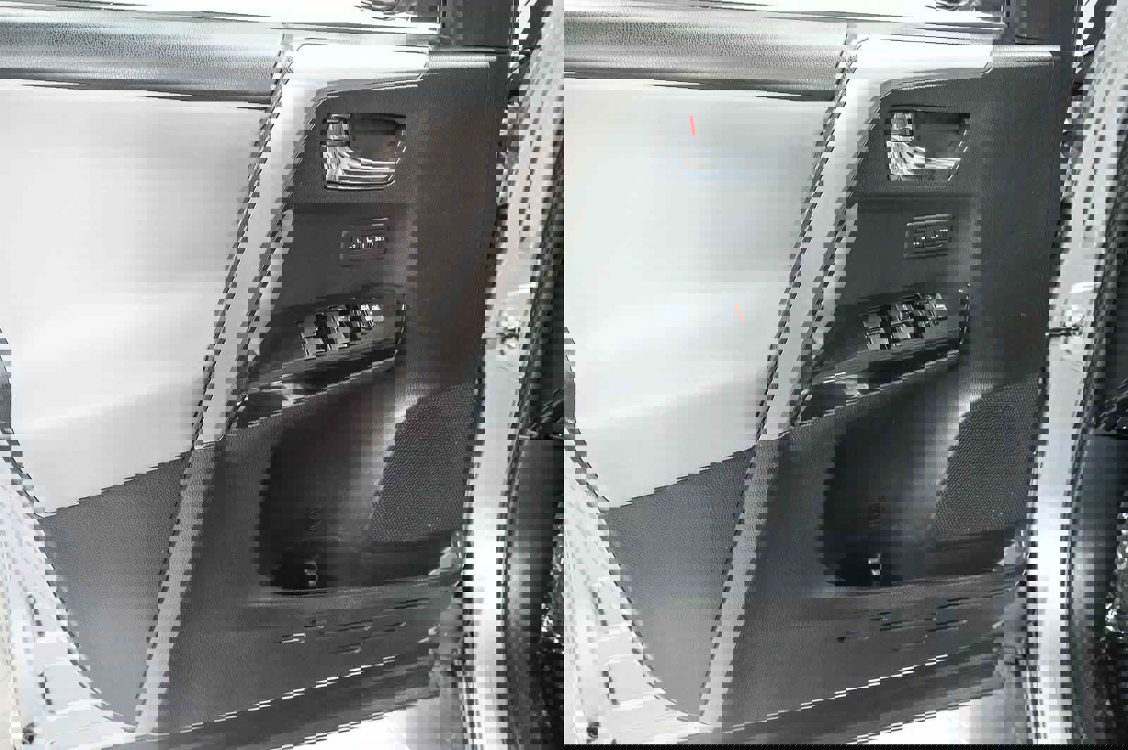 Used 2018 Toyota RAV4 Limited w/ All Weather Liner Package image 22