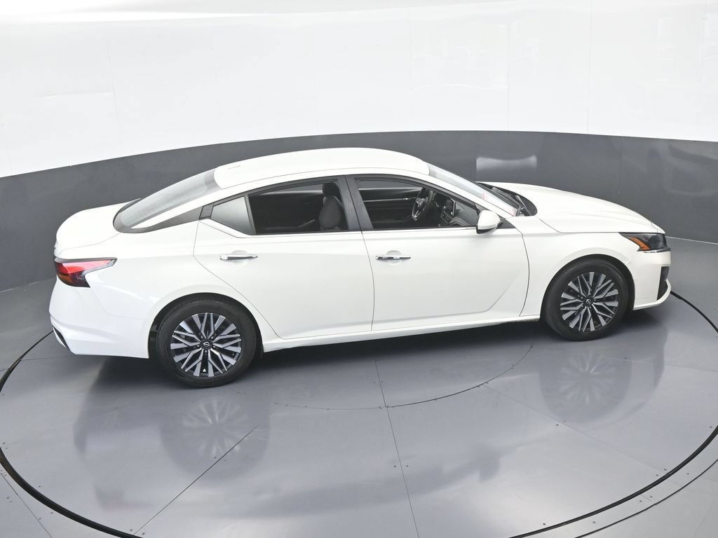 Used 2023 Nissan Altima 2.5 SV FWD image 54
