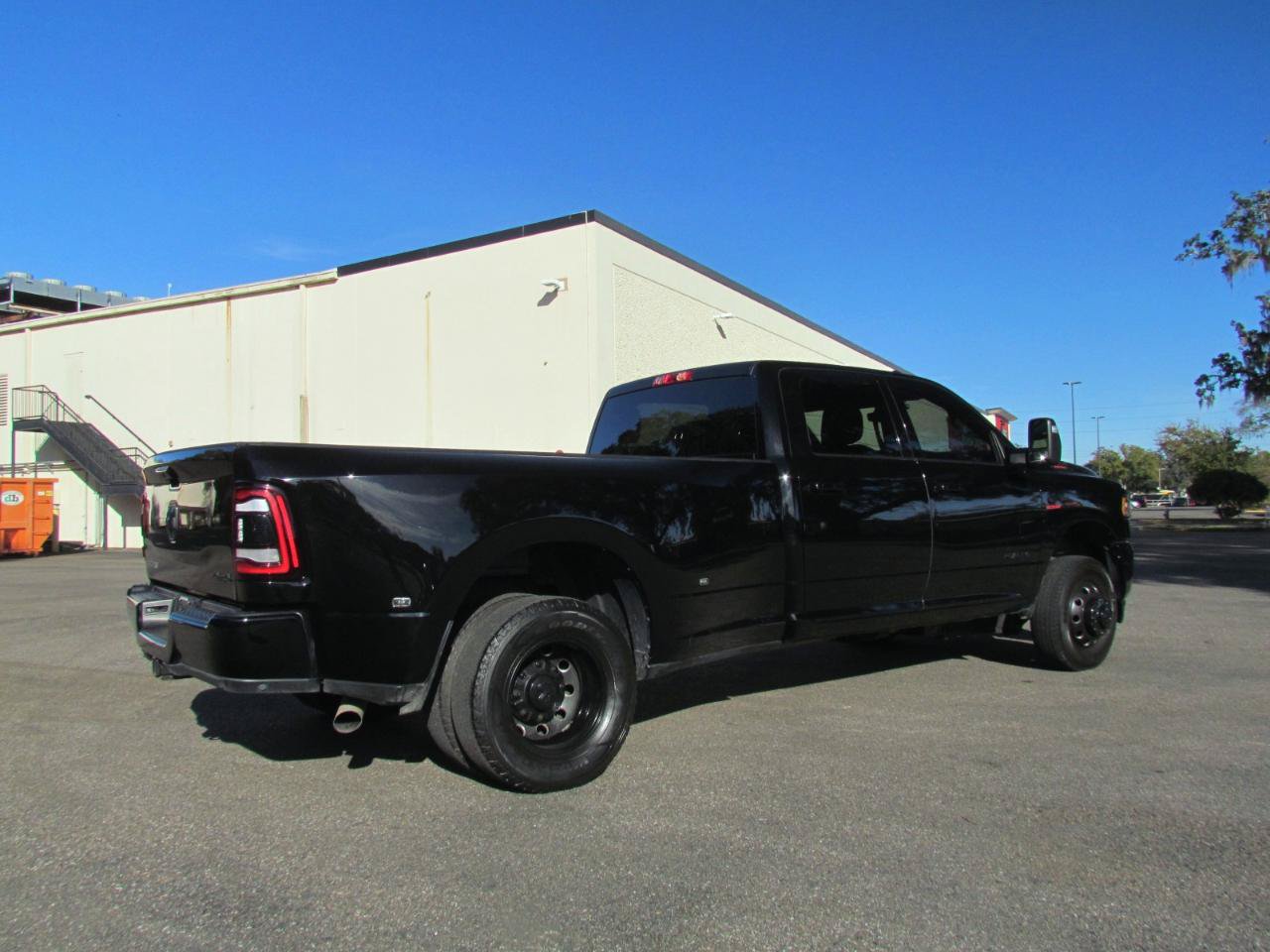 Used 2024 RAM 3500 Big Horn w/ Night Edition AWD/4WD image 13