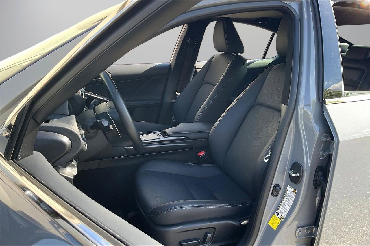 Used 2025 Lexus IS 350 F Sport w/ Accessory Package image 22