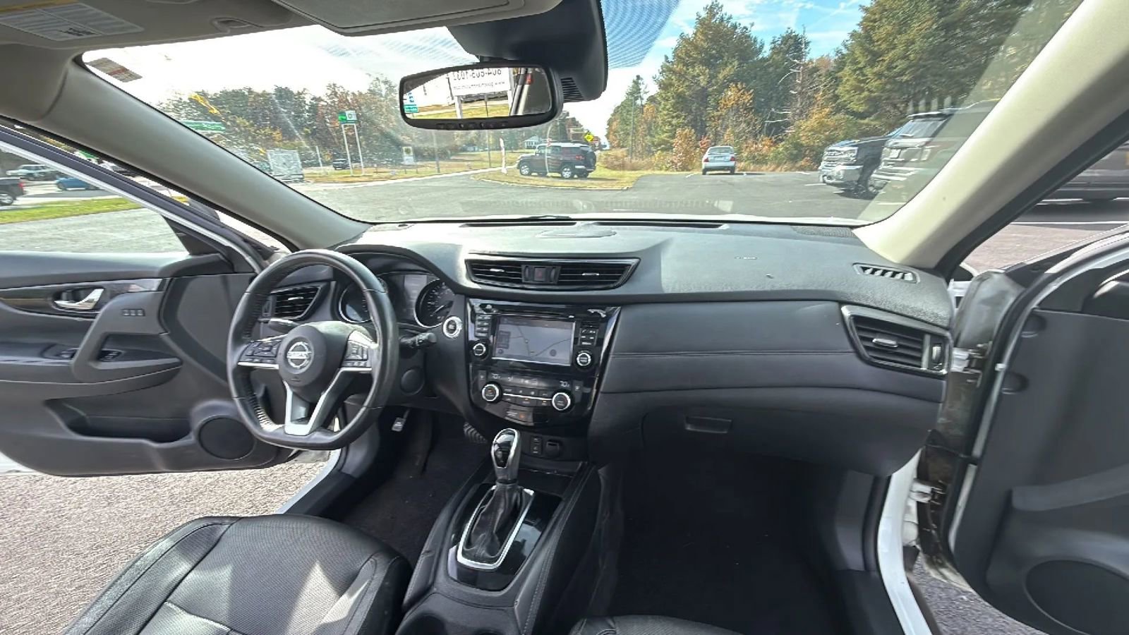 Used 2017 Nissan Rogue SL w/ SL Premium Package image 42