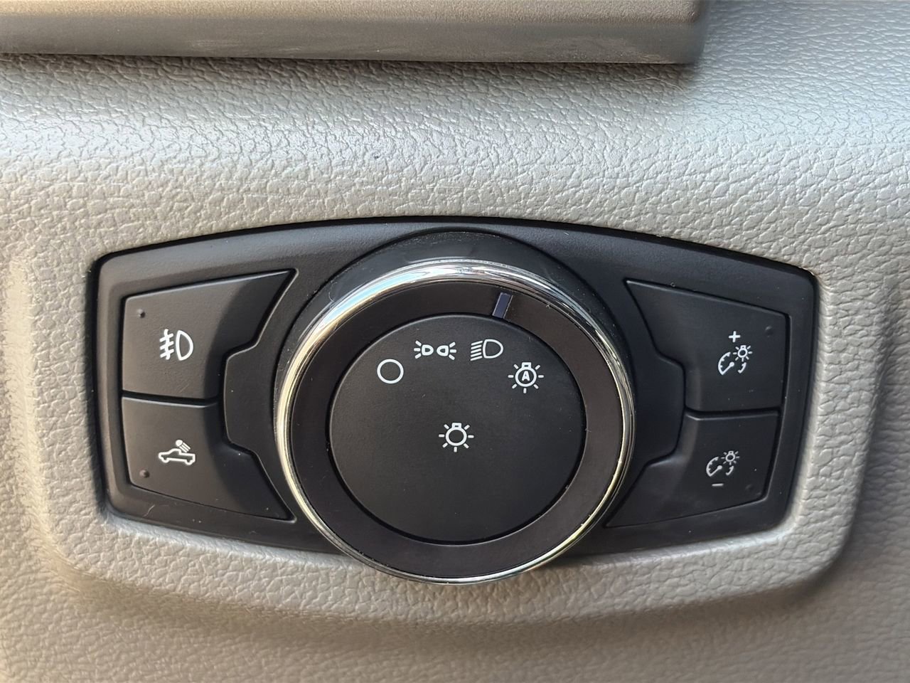 Used 2019 Ford F150 Lariat w/ Equipment Group 502A Luxury AWD/4WD image 28