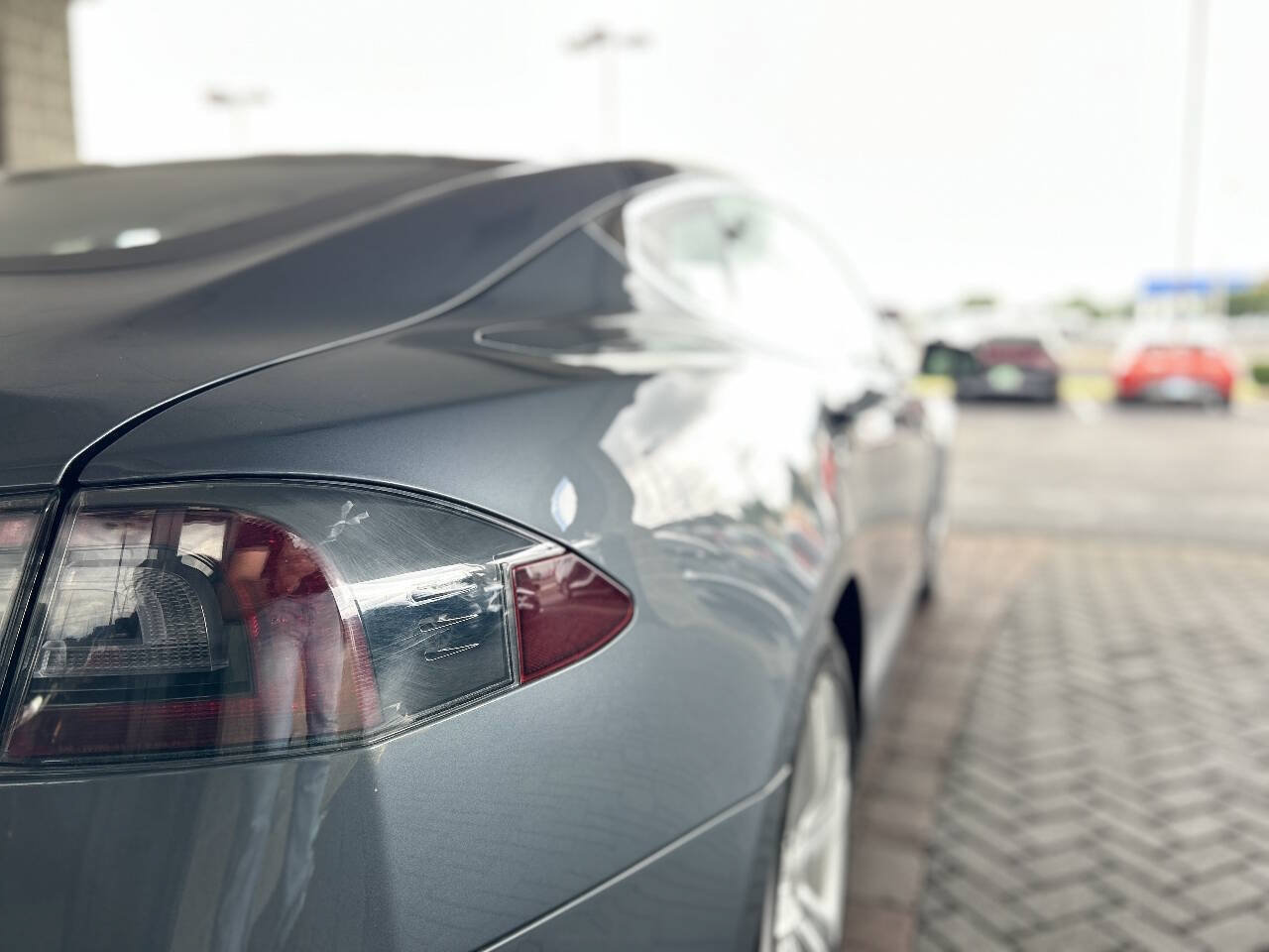 Used 2014 Tesla Model S 85 RWD image 12