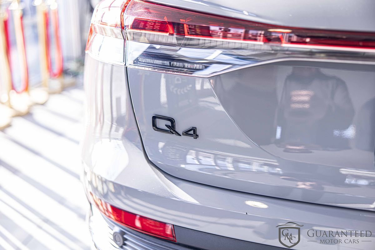 Used 2024 Audi Q4 e-tron Premium Plus w/ Premium Plus image 15