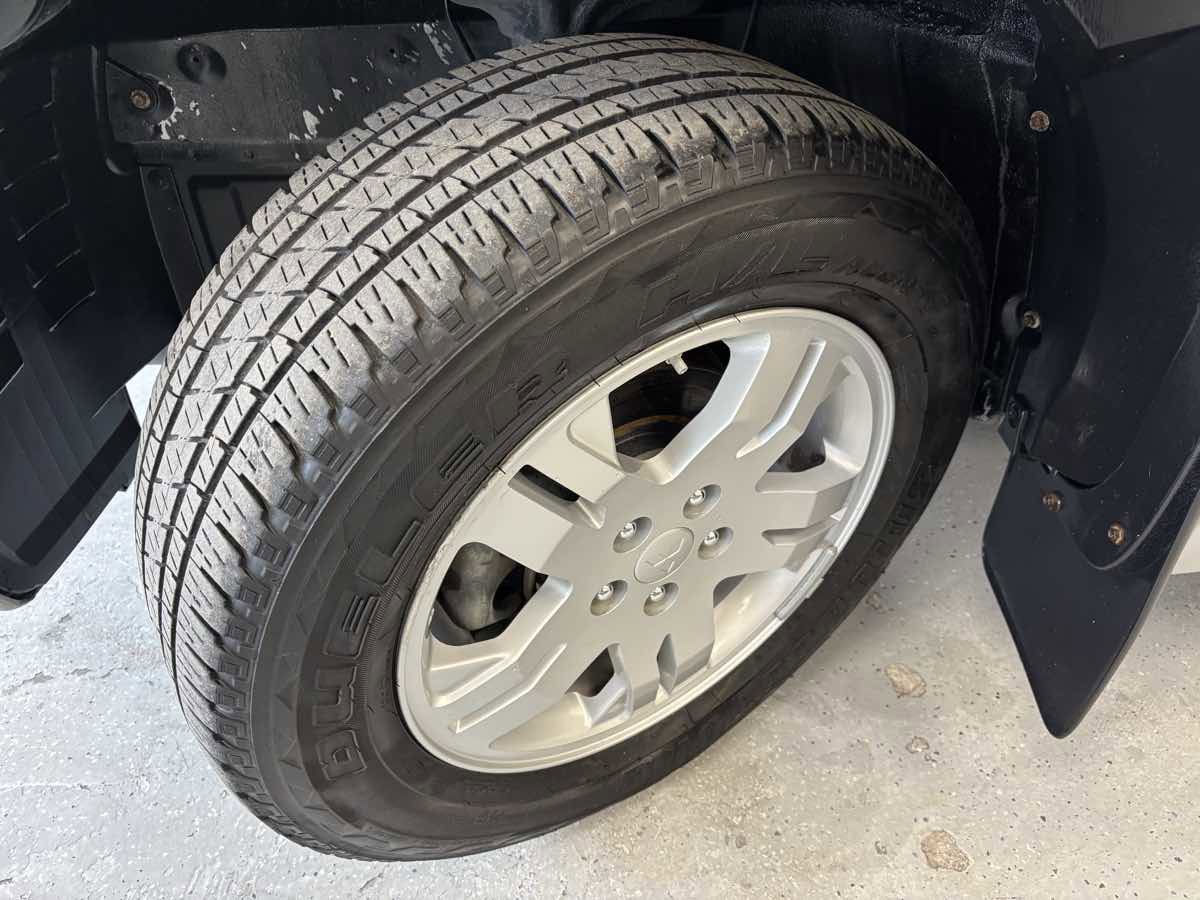 Used 2007 Mitsubishi Endeavor LS image 25