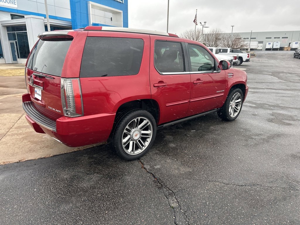 Used 2012 Cadillac Escalade Premium image 39