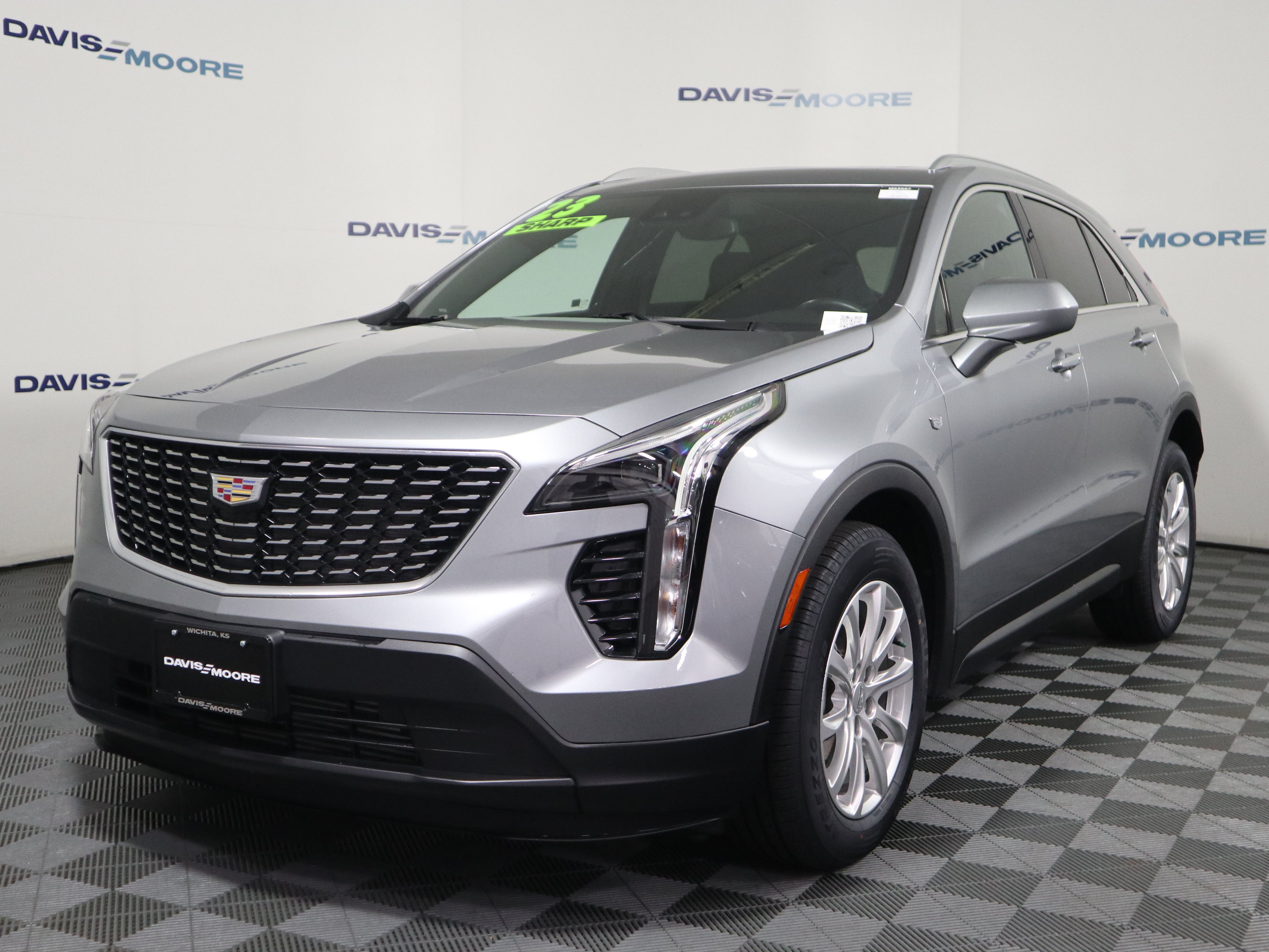 Used 2023 Cadillac XT4 Luxury w/ Cold Weather Package FWD image 11