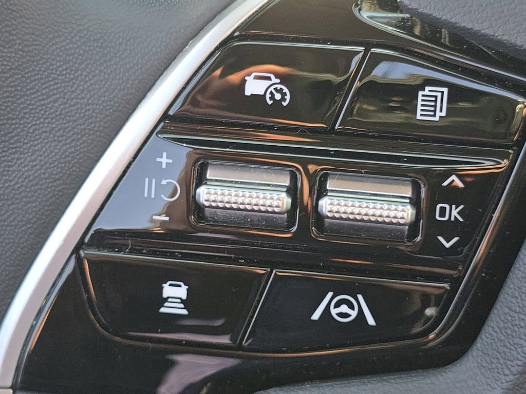 Used 2023 Kia Niro EX Touring image 31
