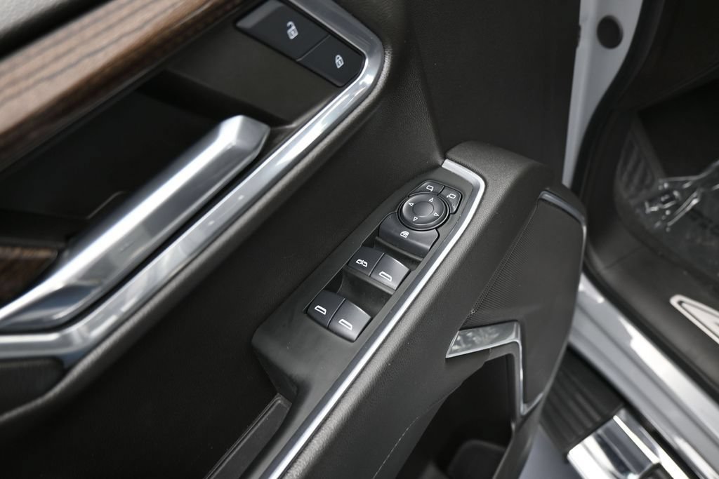 Used 2024 Chevrolet Silverado 1500 LT RWD image 13