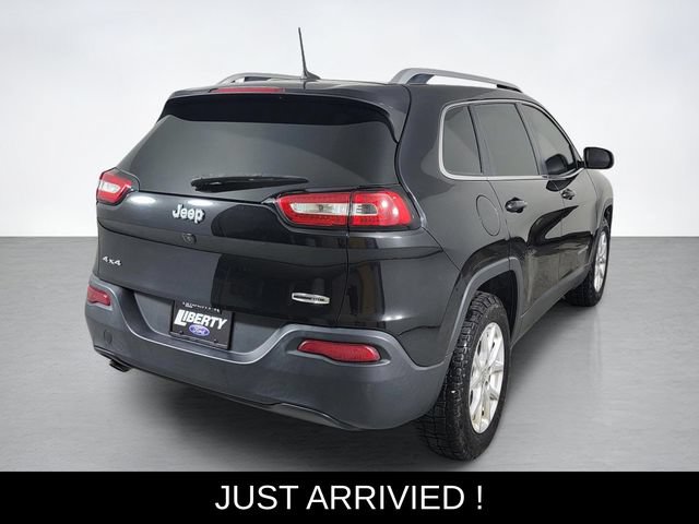 Used 2016 Jeep Cherokee Latitude AWD/4WD image 3