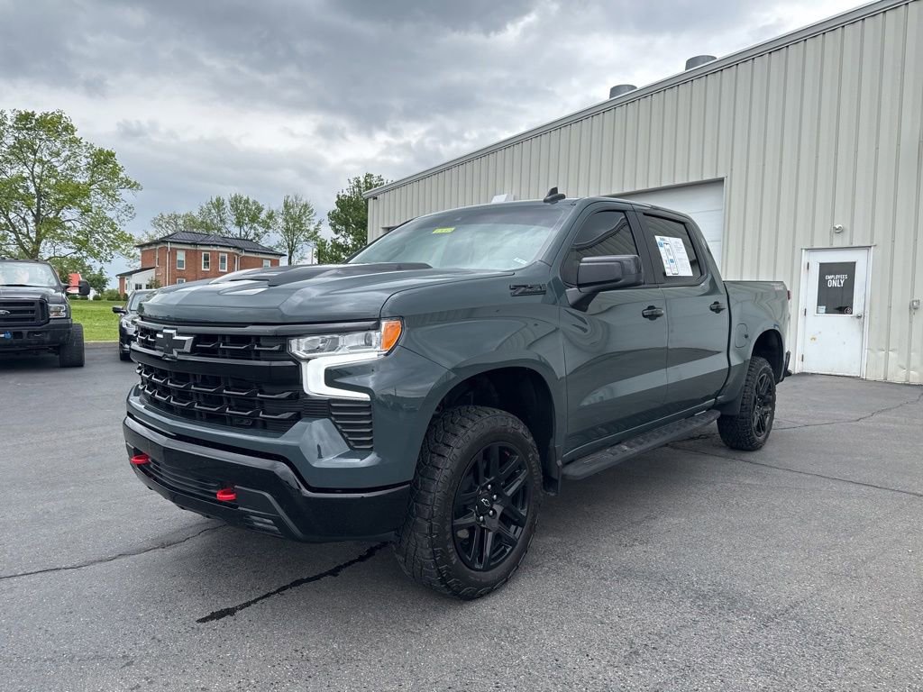 Used 2025 Chevrolet Silverado 1500 LT Trail Boss w/ Convenience Package II AWD/4WD image 3