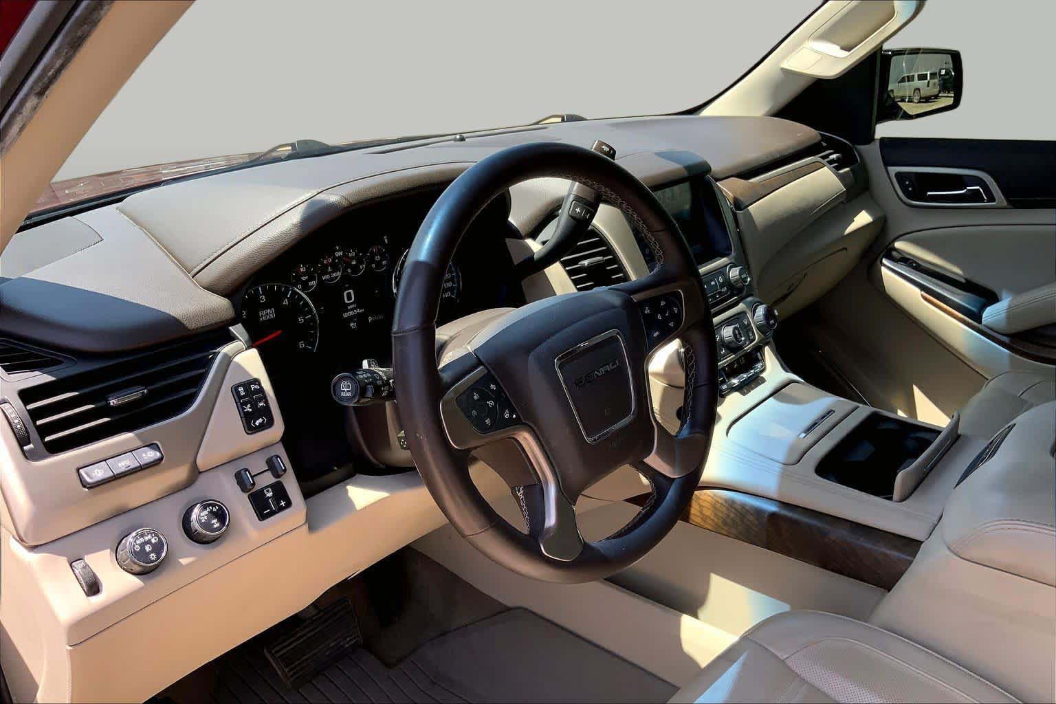 Used 2018 GMC Yukon Denali w/ Denali Ultimate Package AWD/4WD image 18