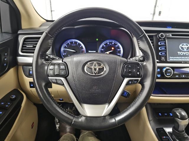 Used 2017 Toyota Highlander Limited image 18