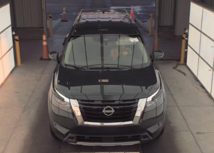 Used 2025 Nissan Pathfinder SL FWD image 2