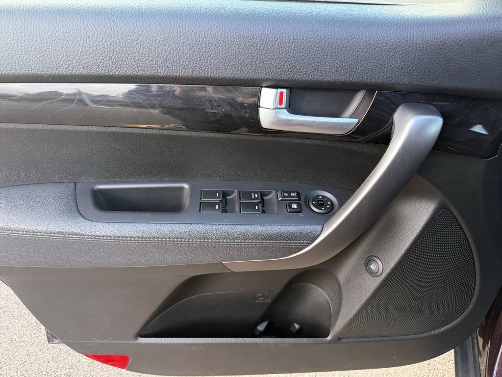 Used 2015 Kia Sorento LX image 26