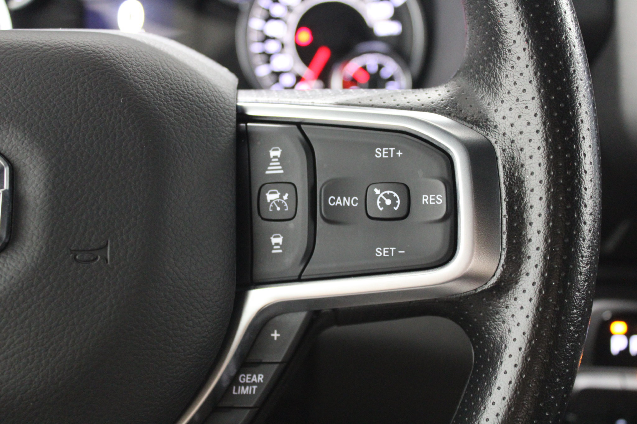 Used 2025 RAM 1500 Tradesman w/ Night Edition AWD/4WD image 33