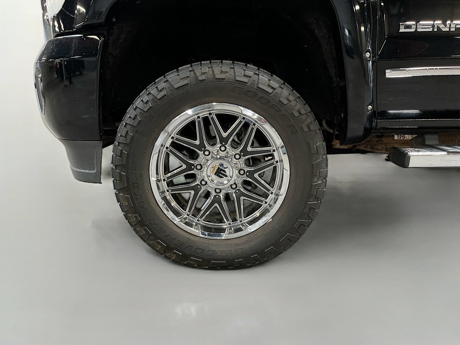 Used 2016 GMC Sierra 3500 Denali w/ Suspension Package, Off-Road AWD/4WD image 30