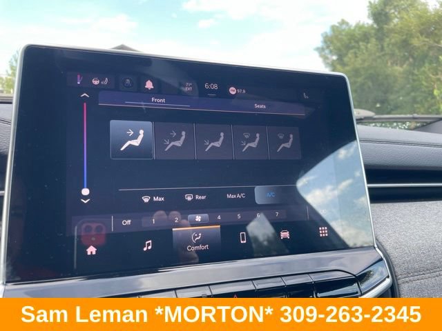 Used 2023 Jeep Compass Latitude w/ Sun and Sound Group AWD/4WD image 8