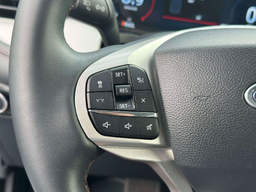 Used 2026 Ford Explorer Active AWD/4WD image 21