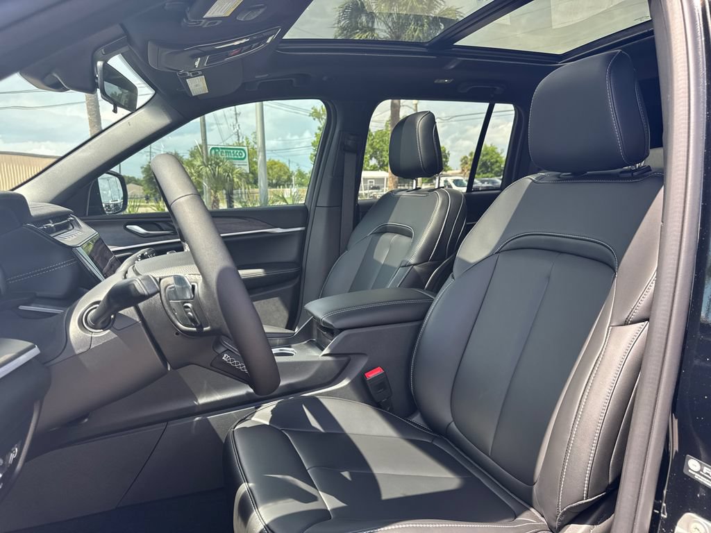 New 2026 Jeep Grand Cherokee Limited w/ Limited Altitude Package RWD image 12