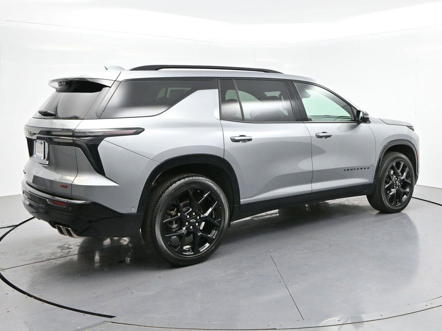 Used 2024 Chevrolet Traverse RS w/ LPO, Floor Liner Package image 7