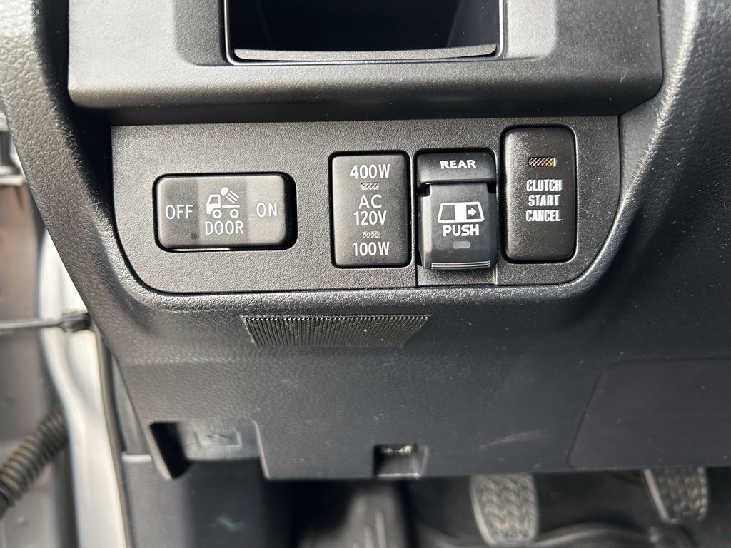Used 2017 Toyota Tacoma TRD Off-Road w/ Tow Package AWD/4WD image 15