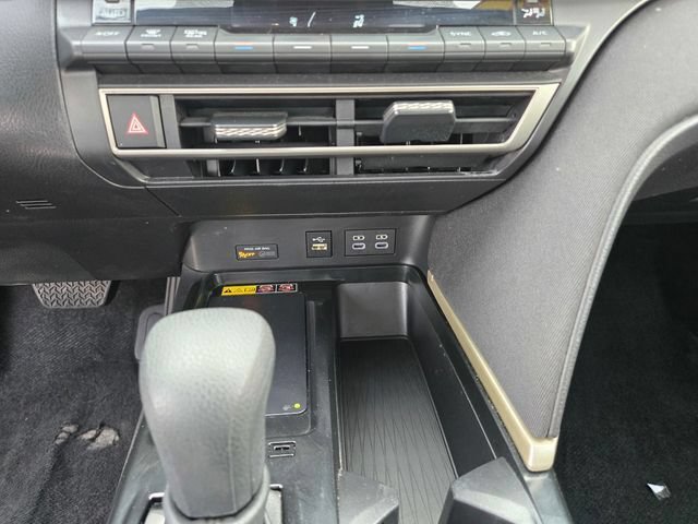 Used 2025 Toyota Camry LE FWD image 17