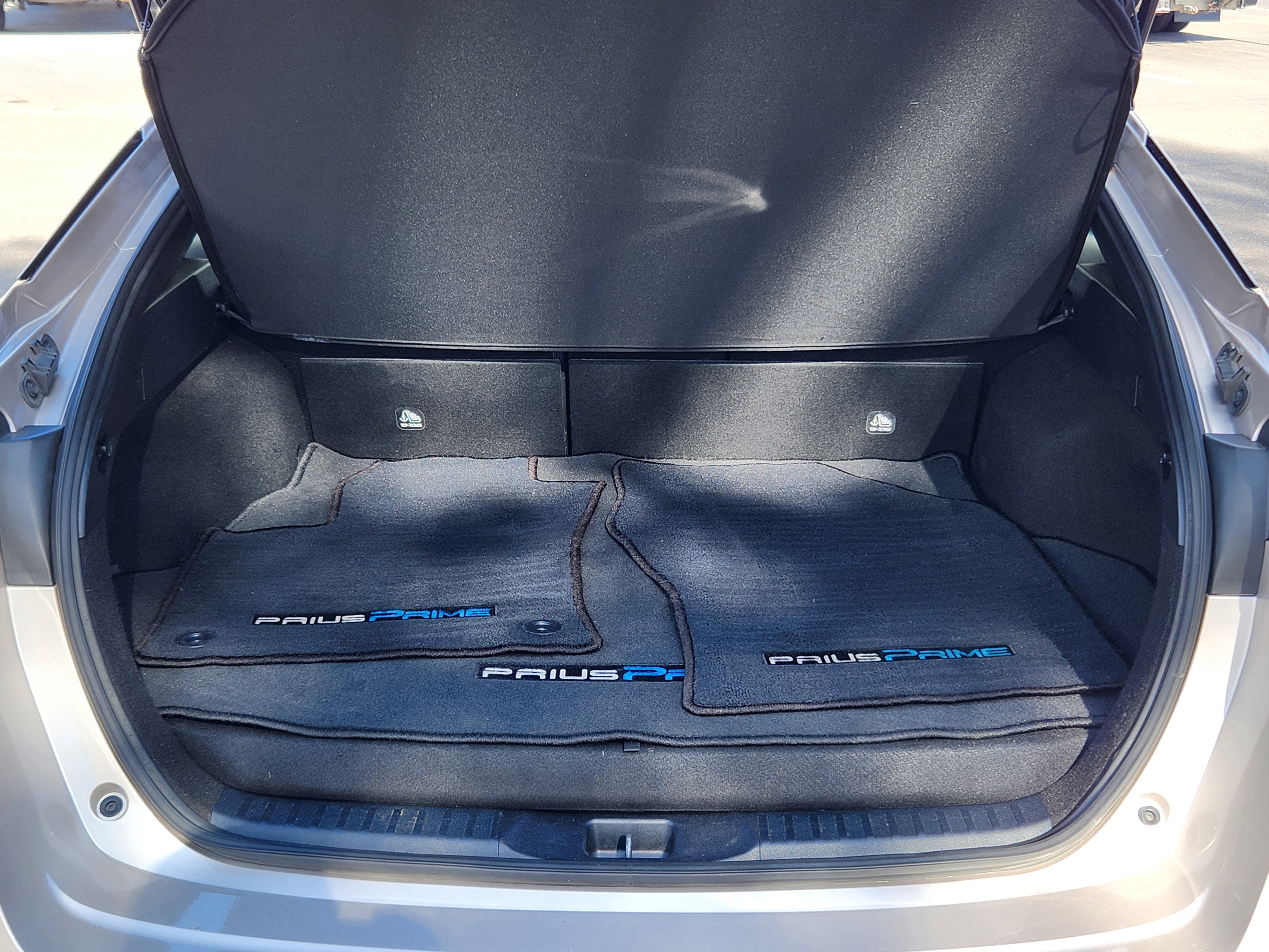 Used 2018 Toyota Prius Prime Premium image 19