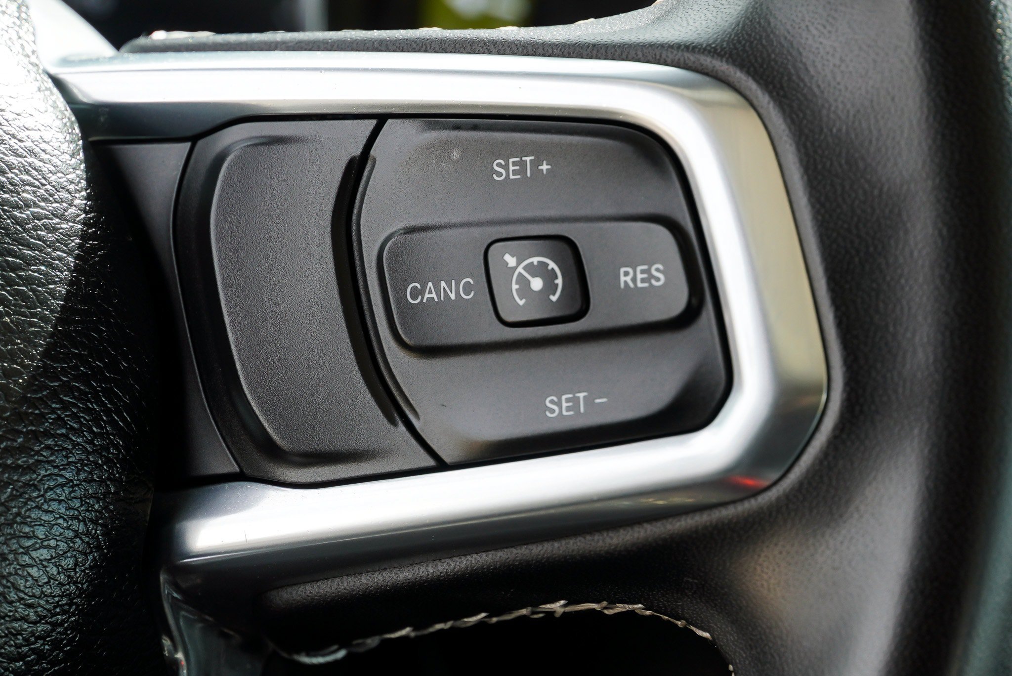 Used 2023 Jeep Wrangler Unlimited Sahara AWD/4WD image 34