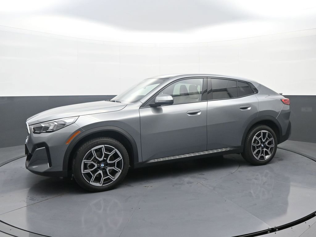 Used 2025 BMW X2 xDrive28i w/ Premium Package image 4