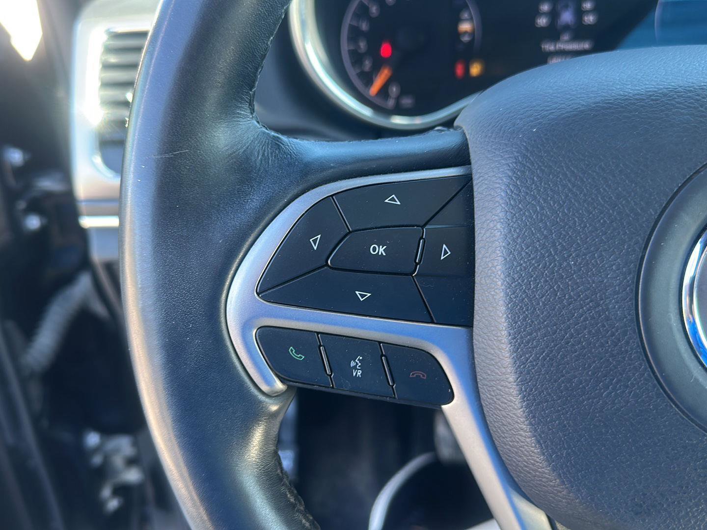 Used 2019 Jeep Grand Cherokee Limited w/ Luxury Group II AWD/4WD image 17