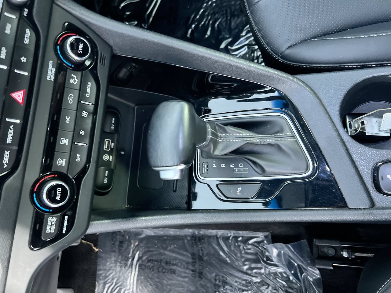 Used 2019 Kia Niro Touring FWD image 18