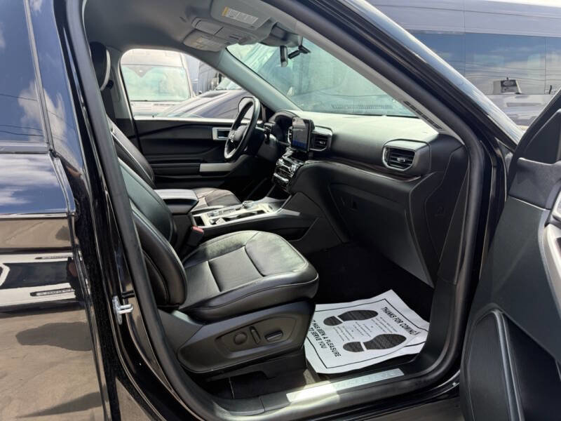 Used 2023 Ford Explorer Limited image 7