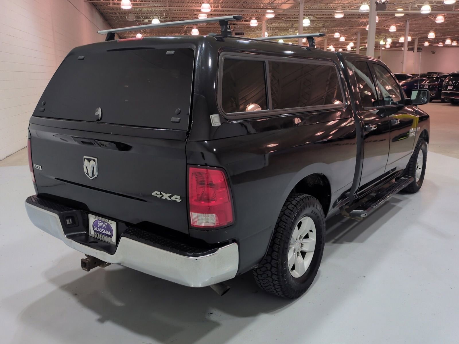 Used 2017 RAM 1500 Classic SLT AWD/4WD image 3