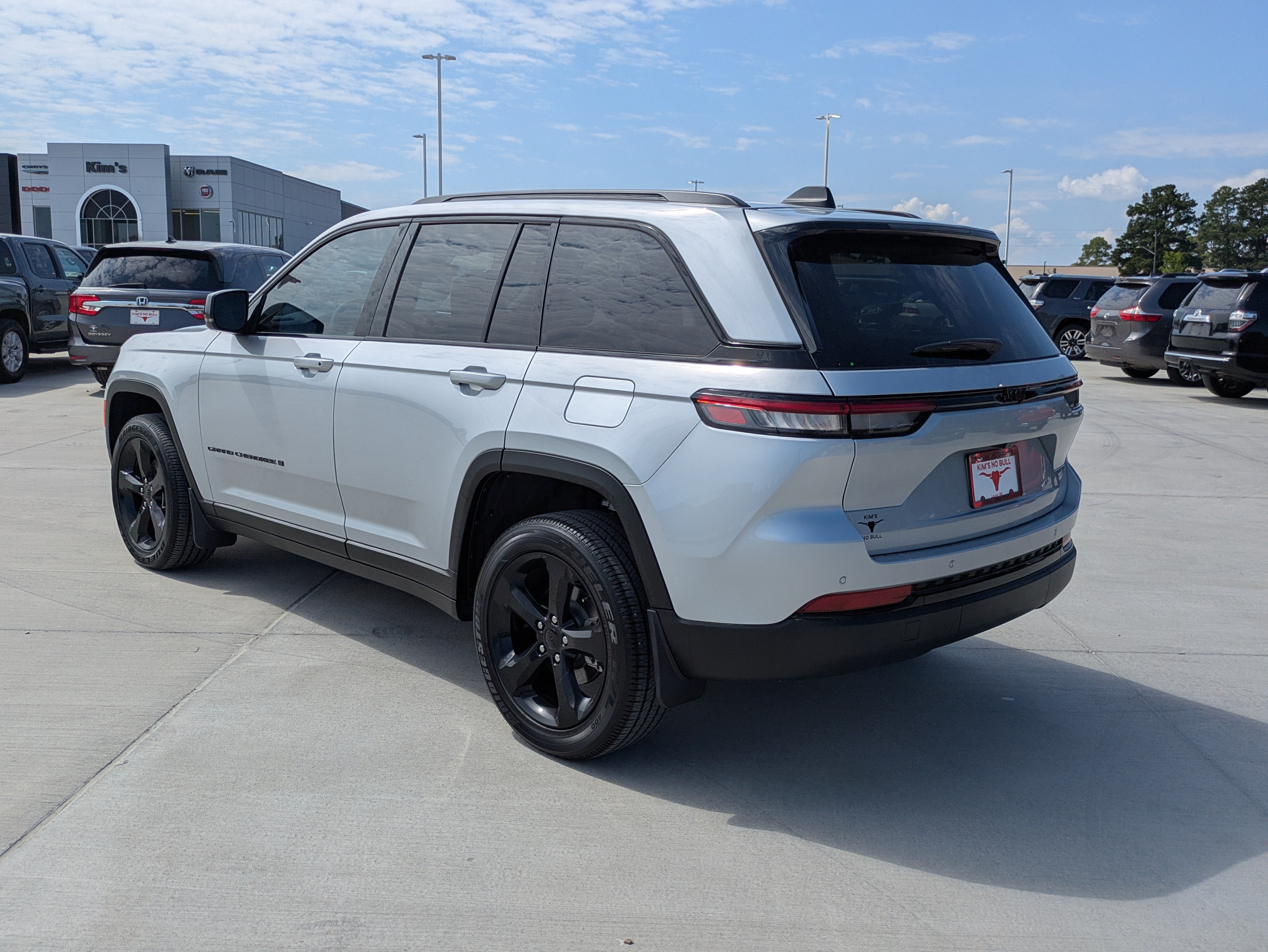Certified 2025 Jeep Grand Cherokee Altitude RWD image 3