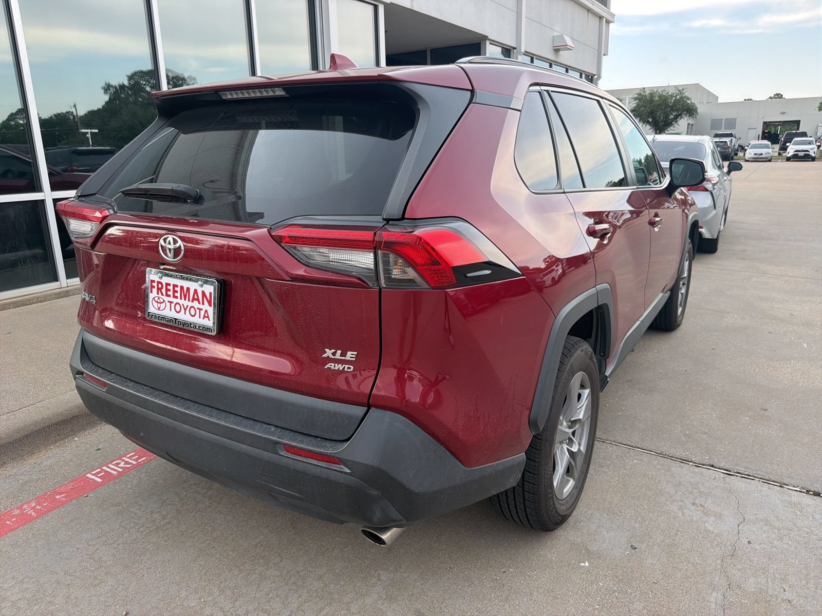 Used 2022 Toyota RAV4 XLE AWD/4WD image 7