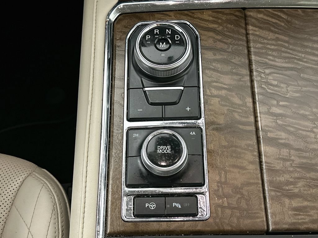 Used 2019 Ford Expedition Platinum AWD/4WD image 16