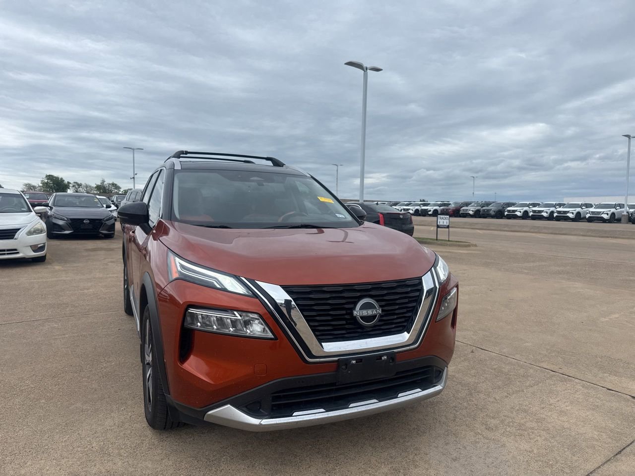 Certified 2023 Nissan Rogue Platinum w/ Platinum Premium Package FWD image 2