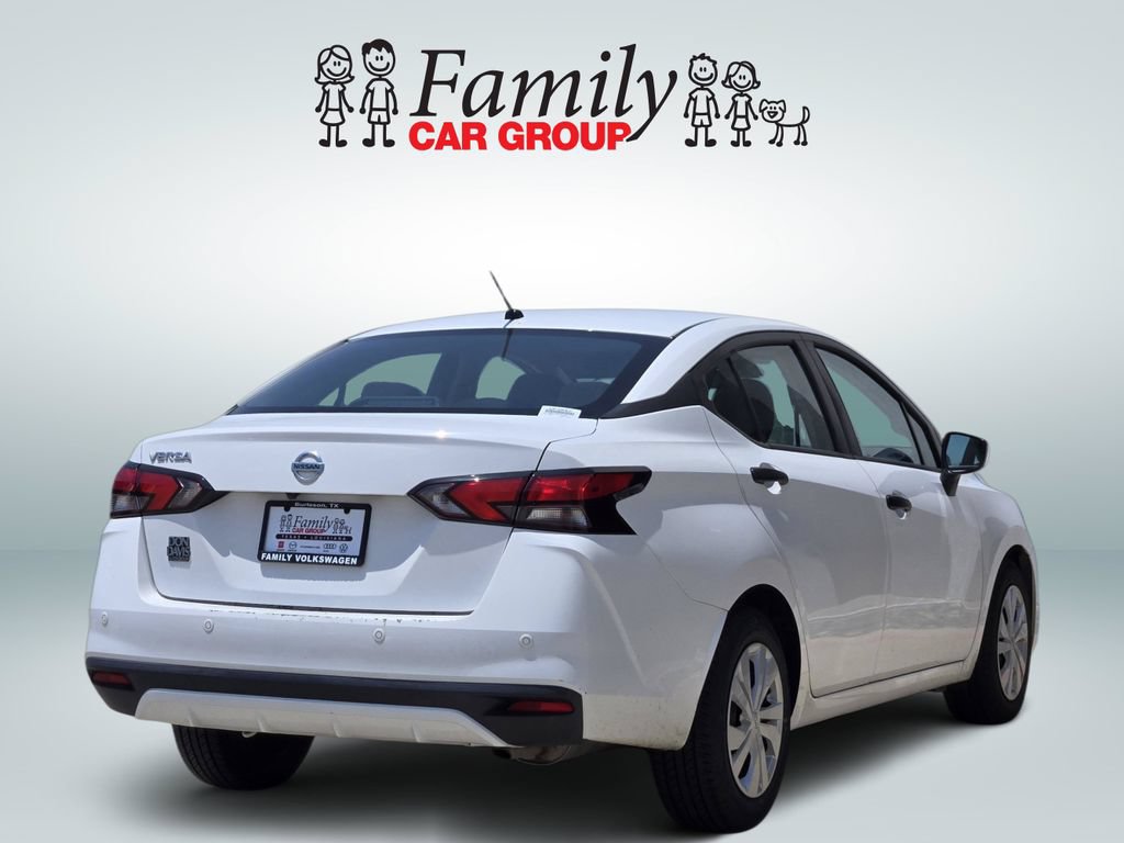 Used 2022 Nissan Versa S FWD image 4