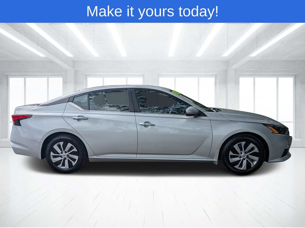 Used 2022 Nissan Altima 2.5 S FWD image 2