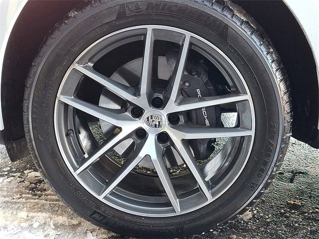 Used 2025 Porsche Macan image 12