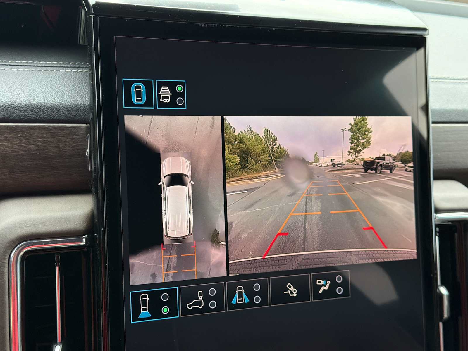 New 2026 GMC Yukon Denali Ultimate AWD/4WD image 3